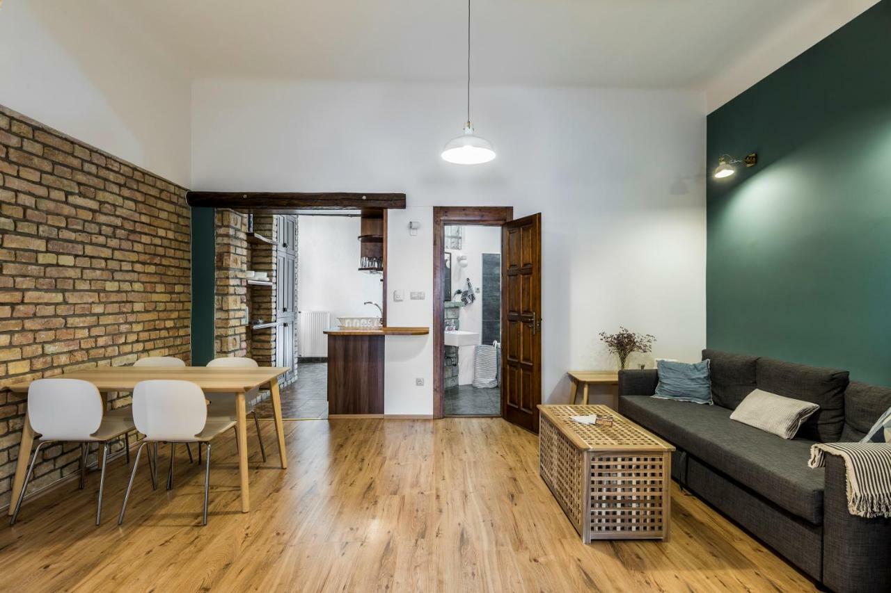 French Touch Apartment With Free Parking Budapest Bagian luar foto