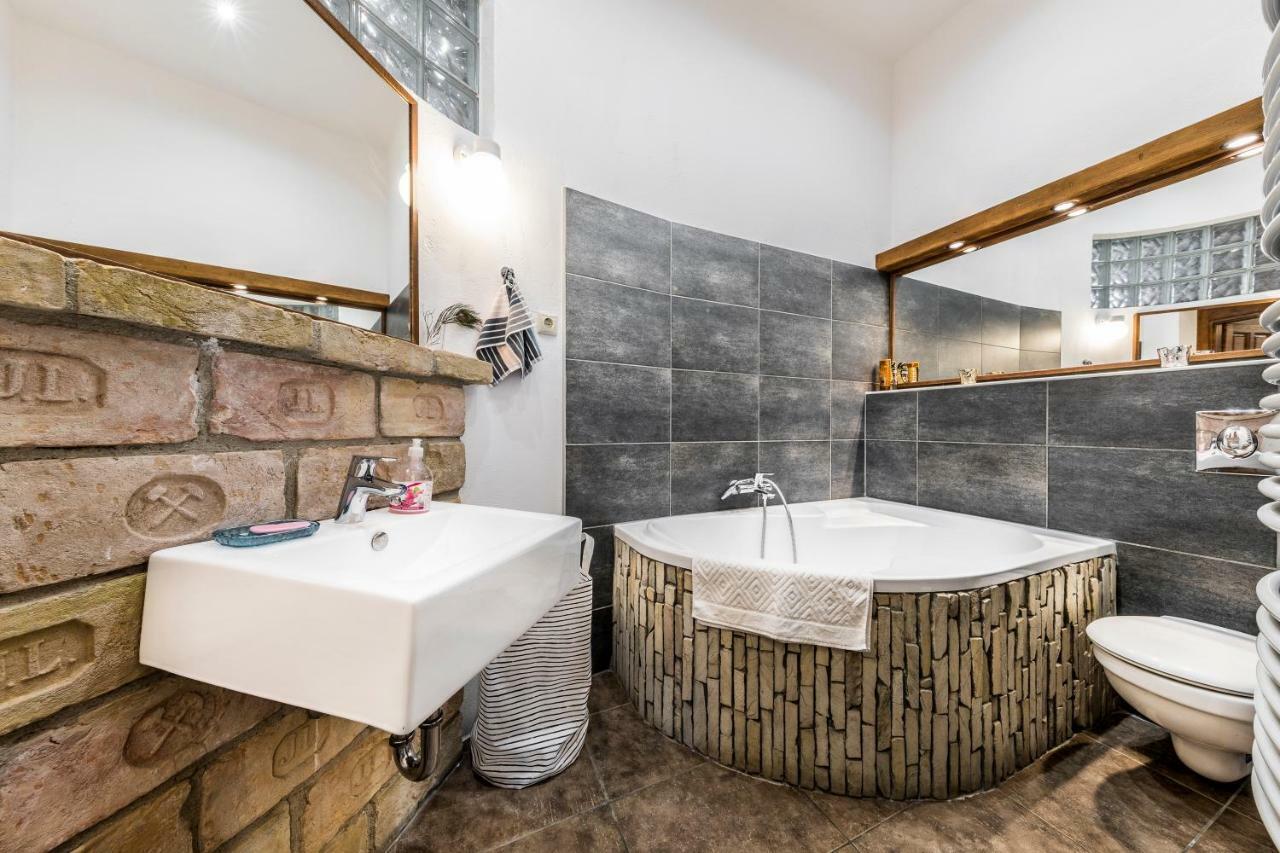 French Touch Apartment With Free Parking Budapest Bagian luar foto