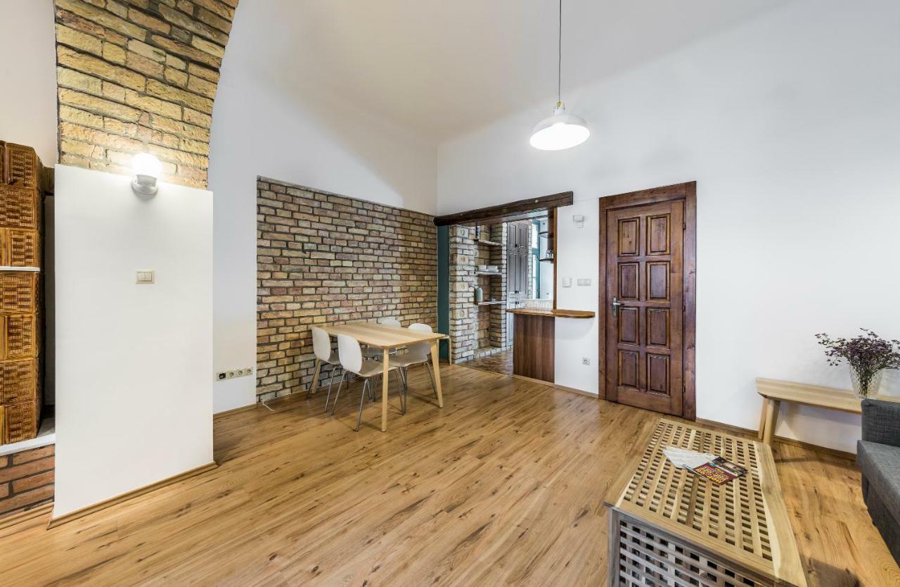 French Touch Apartment With Free Parking Budapest Bagian luar foto